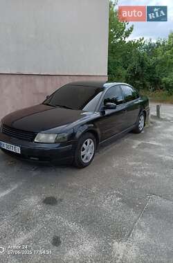 Седан Volkswagen Passat 2000 в 