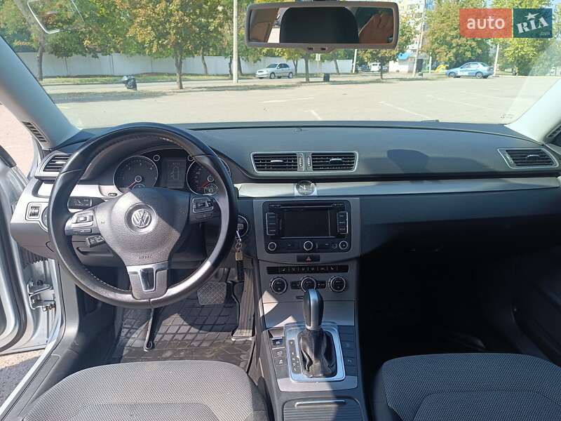 Универсал Volkswagen Passat 2011 в Кривом Роге