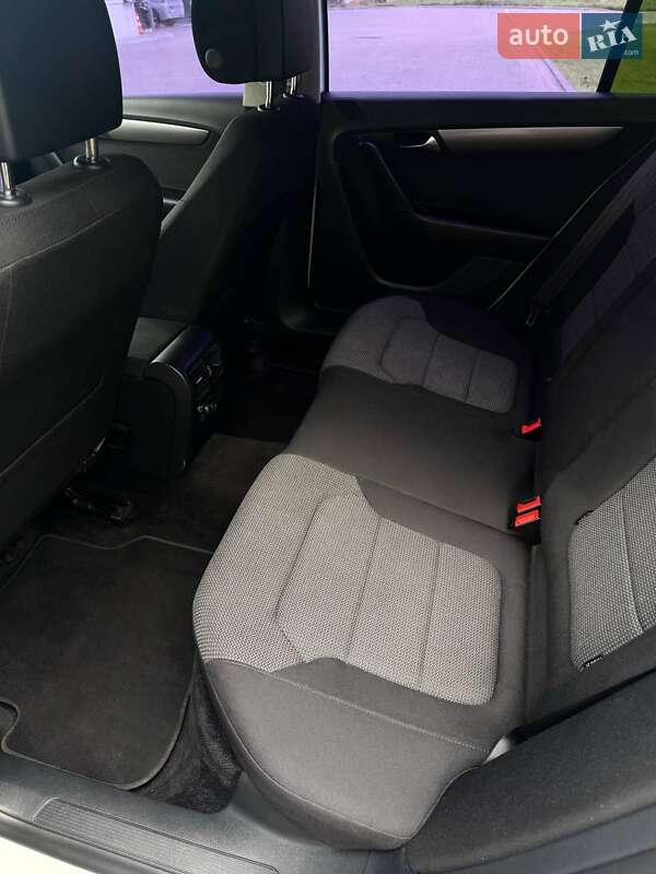 Седан Volkswagen Passat 2013 в Києві фото 3 Седан Volkswagen Passat 2013 в Києві
