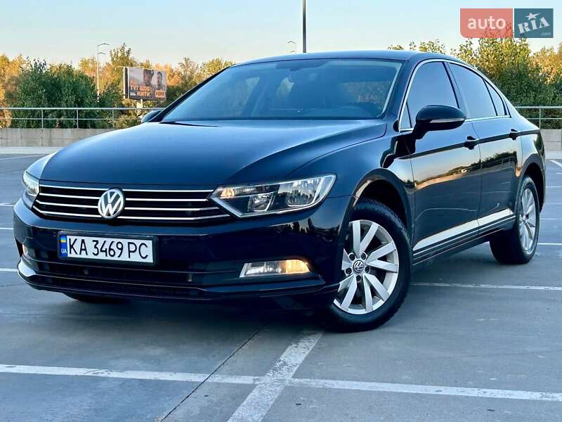 Седан Volkswagen Passat 2019 в Киеве