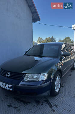Седан Volkswagen Passat 1997 в Перемышлянах