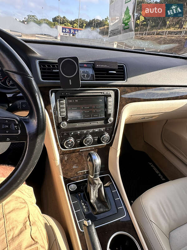 Седан Volkswagen Passat 2013 в Києві