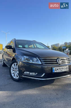 Универсал Volkswagen Passat 2014 в Киеве