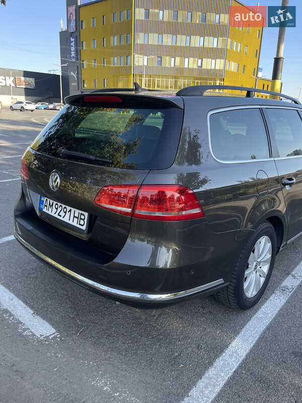 Универсал Volkswagen Passat 2014 в Киеве