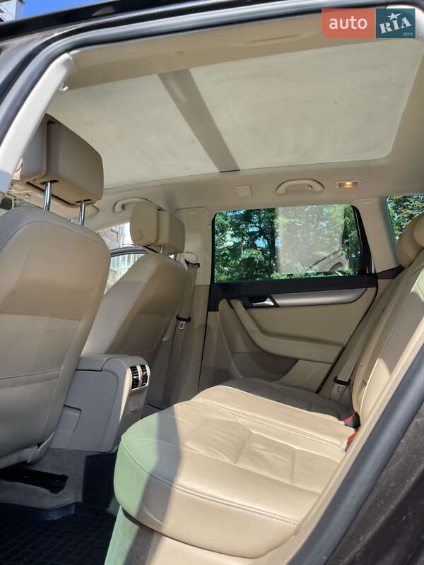 Универсал Volkswagen Passat 2014 в Киеве