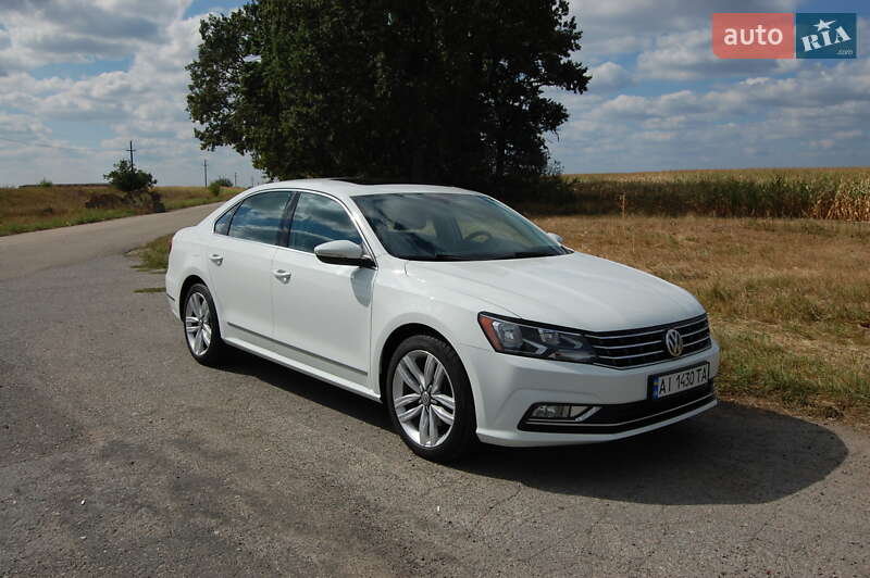 Седан Volkswagen Passat 2015 в Києві