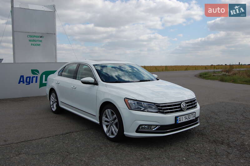 Седан Volkswagen Passat 2015 в Києві