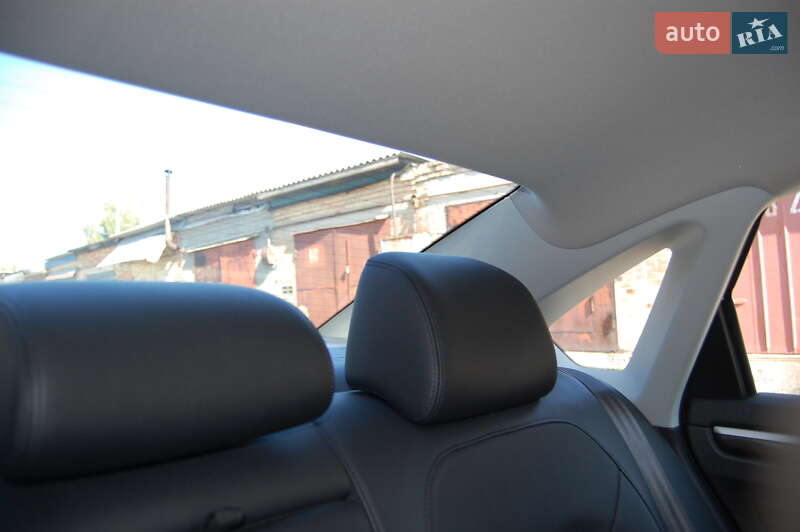 Седан Volkswagen Passat 2015 в Києві