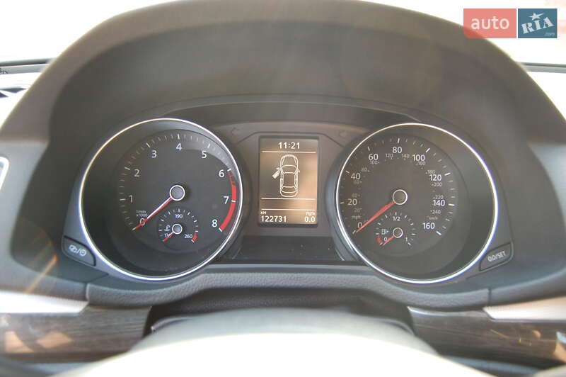 Седан Volkswagen Passat 2015 в Києві