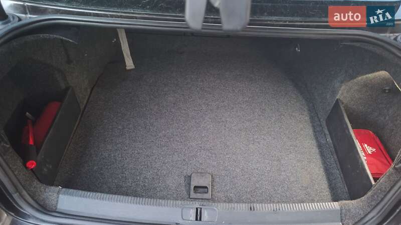 Седан Volkswagen Passat 2006 в Львові