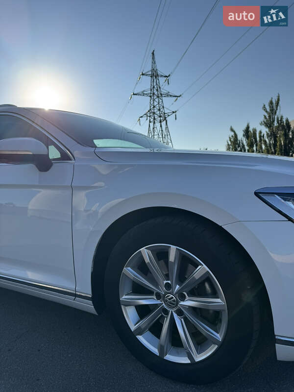 Універсал Volkswagen Passat 2018 в Києві