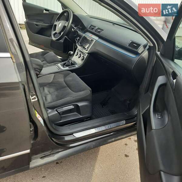 Универсал Volkswagen Passat 2006 в Николаеве