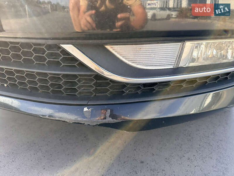 Седан Volkswagen Passat 2013 в Києві