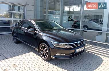 Седан Volkswagen Passat 2018 в Киеве