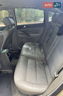 Седан Volkswagen Passat 2001 в 