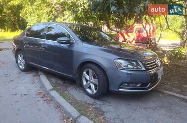Седан Volkswagen Passat 2012 в Києві