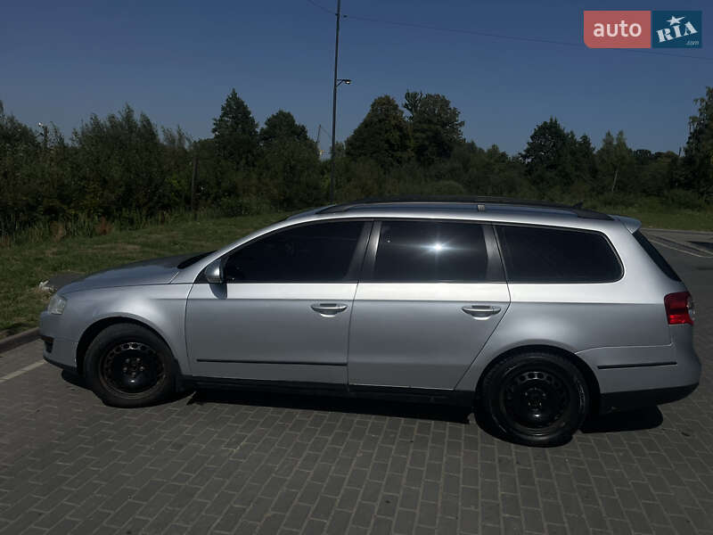 Універсал Volkswagen Passat 2010 в Долині