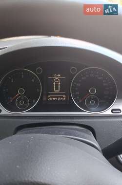 Універсал Volkswagen Passat 2011 в 