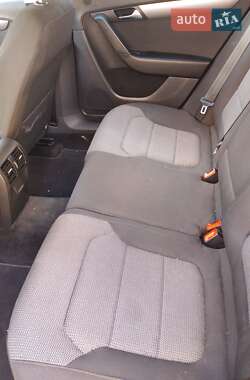 Універсал Volkswagen Passat 2011 в 