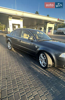 Седан Volkswagen Passat 2001 в Одессе