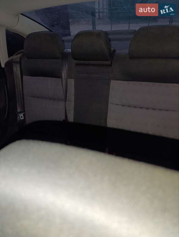 Седан Volkswagen Passat 2004 в Луцке фото 8 Седан Volkswagen Passat 2004 в Луцке