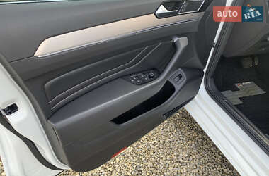Седан Volkswagen Passat 2021 в 