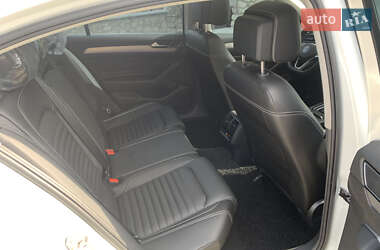 Седан Volkswagen Passat 2021 в 