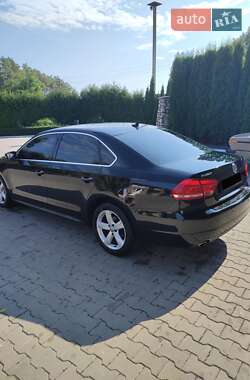 Седан Volkswagen Passat 2012 в Підволочиську
