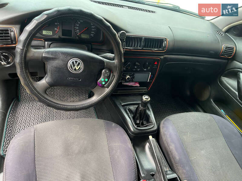 Седан Volkswagen Passat 2000 в Вінниці