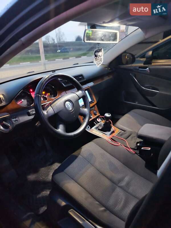 Седан Volkswagen Passat 2006 в Стрые