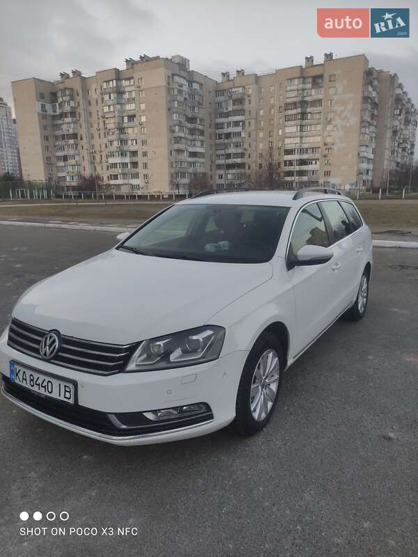 Универсал Volkswagen Passat 2012 в Киеве