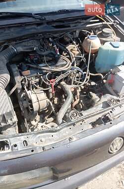 Седан Volkswagen Passat 1991 в Львове