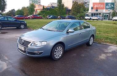 Седан Volkswagen Passat 2010 в Львове