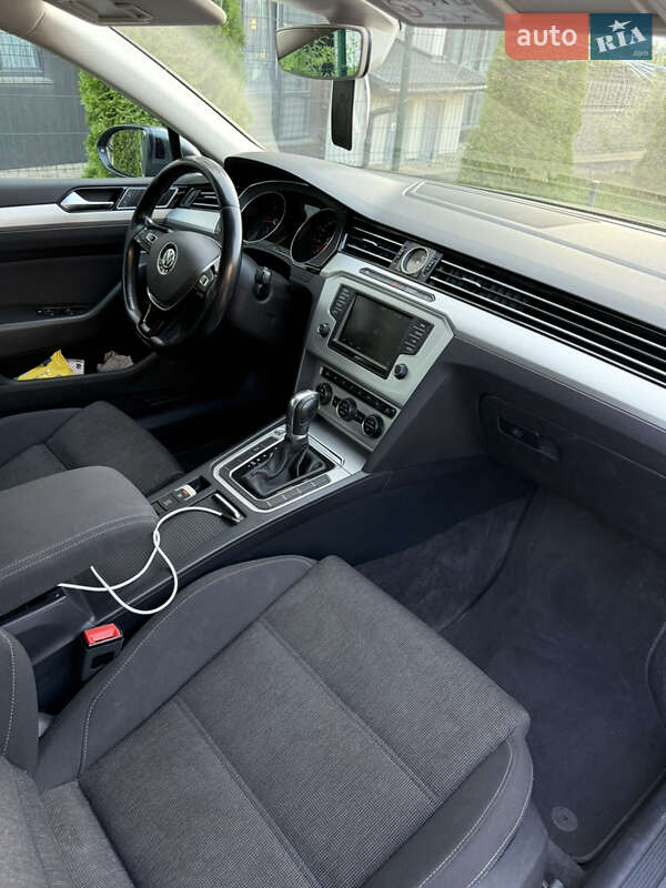 Универсал Volkswagen Passat 2015 в Черновцах