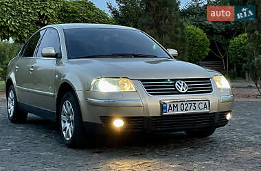 Седан Volkswagen Passat 2003 в Житомире