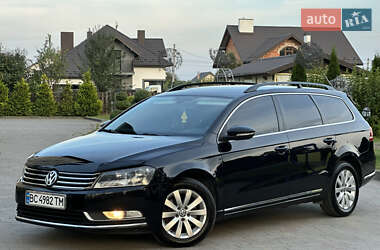 Универсал Volkswagen Passat 2012 в Стрые