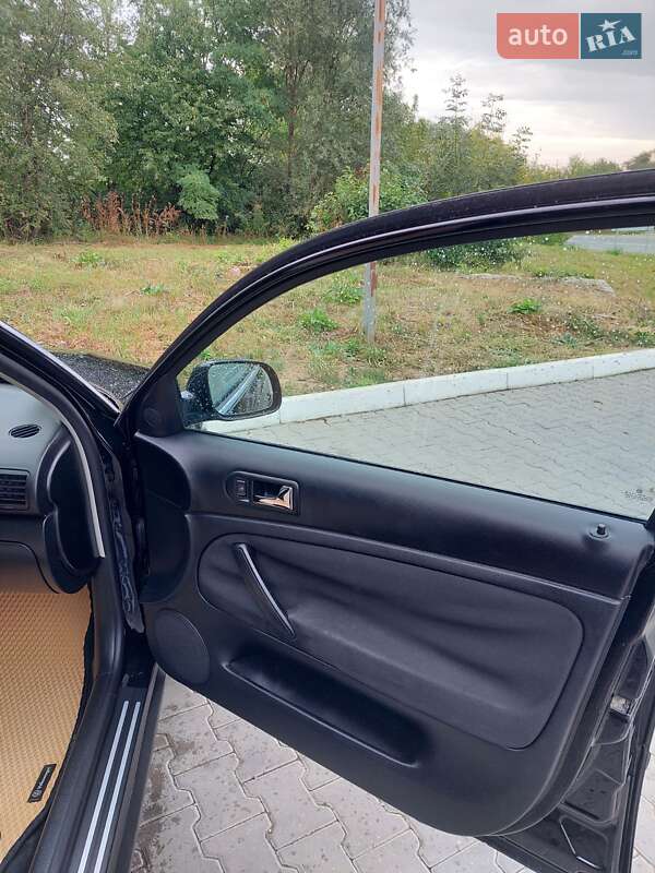 Седан Volkswagen Passat 2003 в Чернівцях