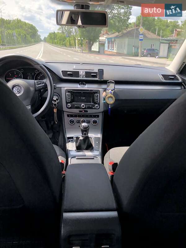 Універсал Volkswagen Passat 2014 в Бобровиці