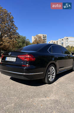 Седан Volkswagen Passat 2015 в 