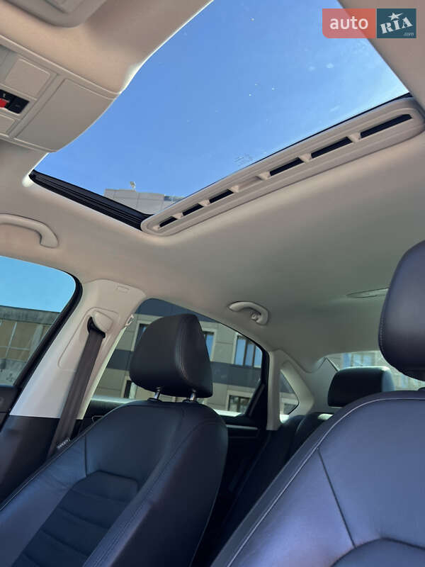 Седан Volkswagen Passat 2015 в Лозовой