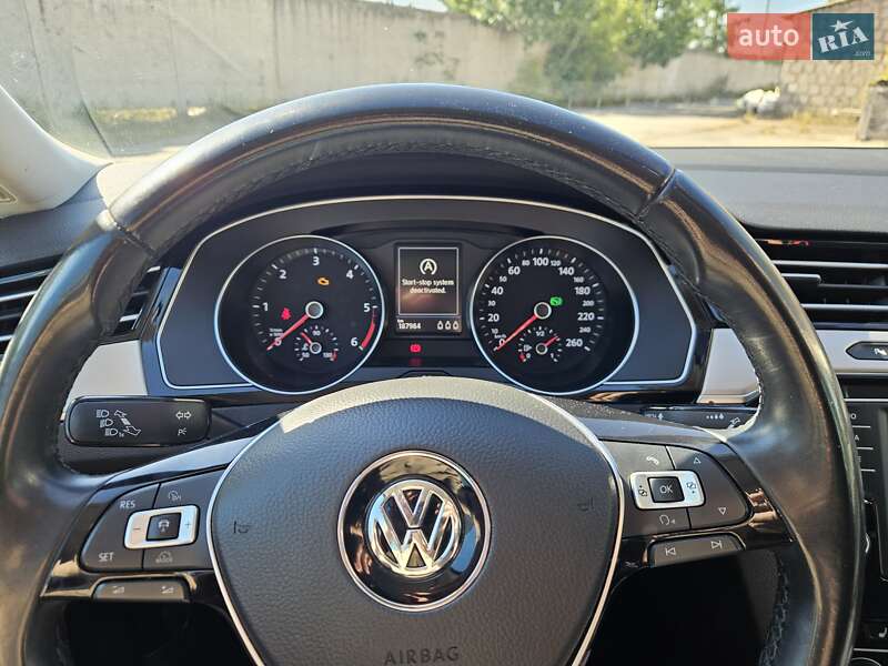 Універсал Volkswagen Passat 2017 в Українці
