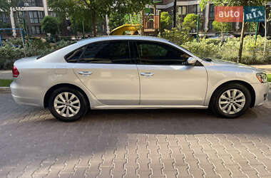 Седан Volkswagen Passat 2013 в Киеве