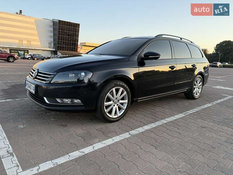 Универсал Volkswagen Passat 2011 в Житомире