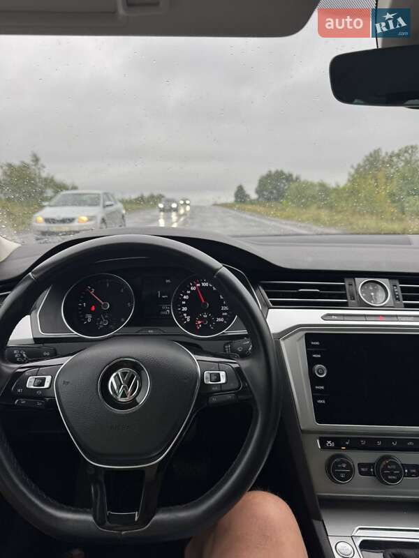 Универсал Volkswagen Passat 2019 в Ужгороде
