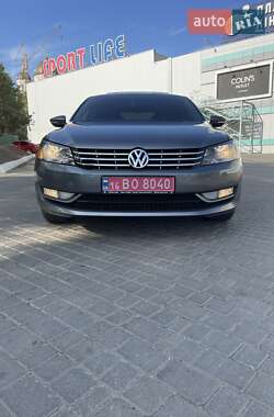 Седан Volkswagen Passat 2015 в Одессе