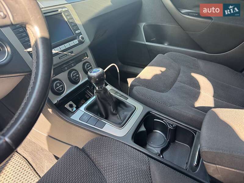 Седан Volkswagen Passat 2007 в Харкові