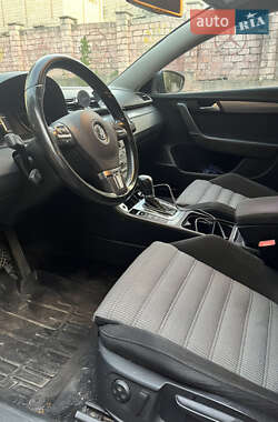 Универсал Volkswagen Passat 2014 в Киеве