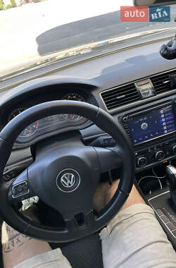 Седан Volkswagen Passat 2011 в 