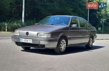 Седан Volkswagen Passat 1992 в Кременці