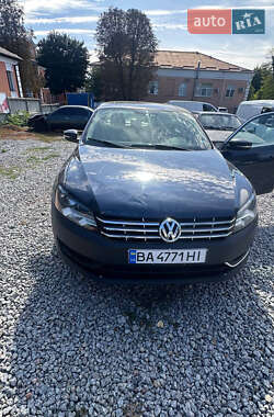 Седан Volkswagen Passat 2013 в Кропивницком